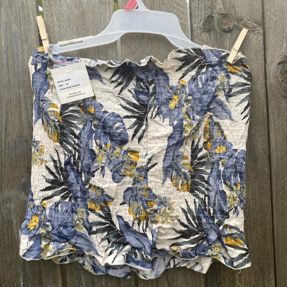 Style Envy Top NWT Size XL Color - Tropical Beige. Style #163591